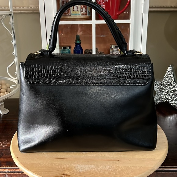 BCBG MAX AZRIA SATCHEL CROSSBODY 👜 - Picture 5 of 9